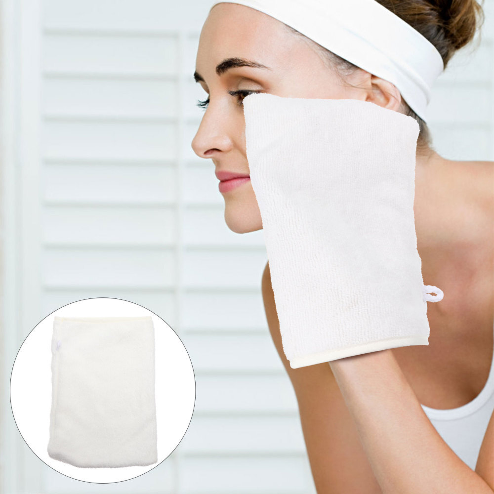 Eco-Friendly Beauty: Using a Makeup Remover Loofah for Sustainable Skincare
